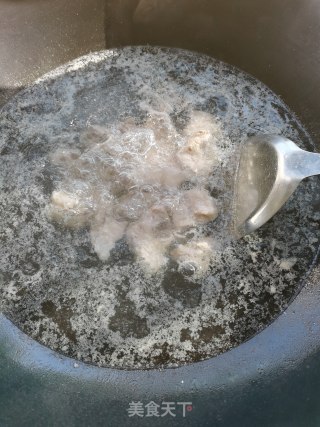 红薯烧排骨的做法步骤：1