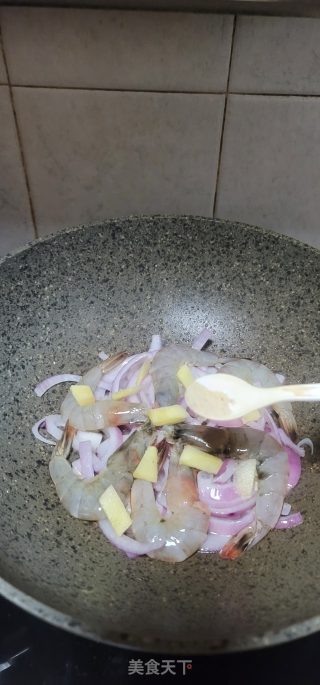 黑胡椒洋葱焗大虾的做法步骤：6