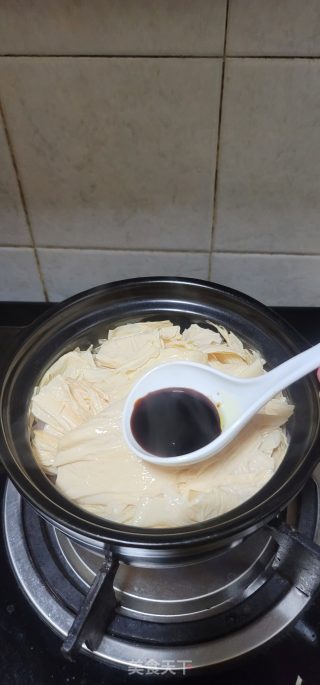 粉肠腐竹煲的做法步骤：5