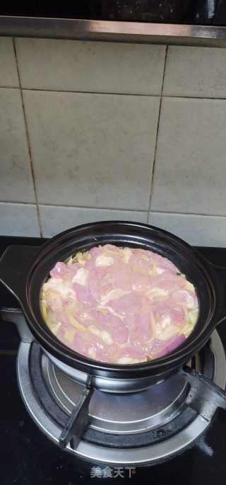粉肠腐竹煲的做法步骤：7