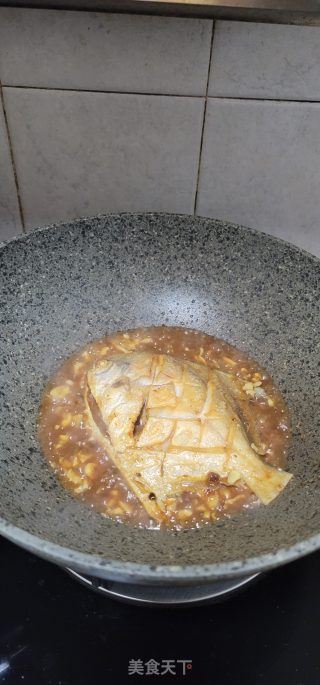 黄豆酱烧白鲳的做法步骤：9