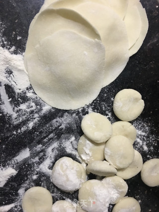 酸汤水饺的做法步骤：4