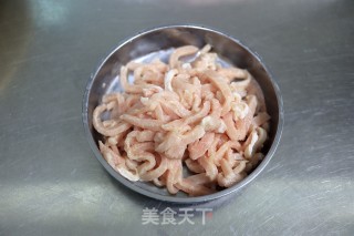 肉丝胡萝卜圆白菜的做法步骤：2