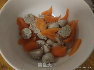 肉丸胡萝卜蛋花汤的做法步骤：1