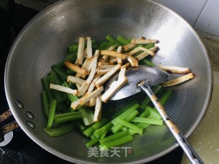 青椒炒豆干的做法步骤：6