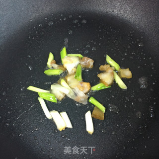 虾皮香芹炒萝卜的做法步骤：6