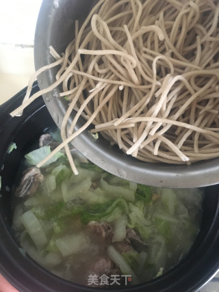 白菜粉条炖龙骨的做法步骤：8