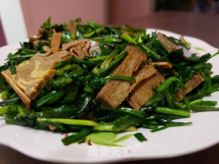 韭菜炒五香豆腐的做法步骤：7