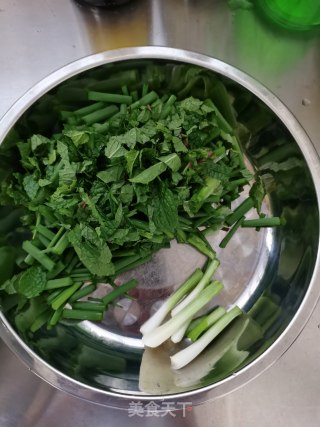 香葱鸡蛋拌面的做法步骤：2