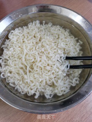 香葱鸡蛋拌面的做法步骤：3