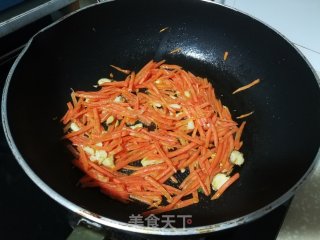 胡萝卜炒榛子糕的做法步骤：5