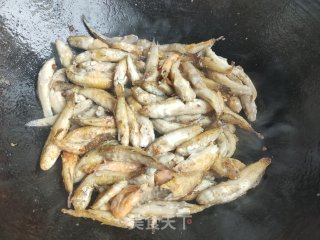 家熬小肉滚鱼的做法步骤：8