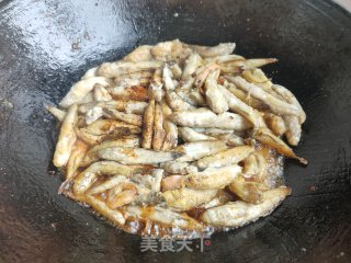 家熬小肉滚鱼的做法步骤：10