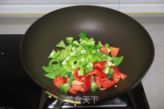 辣椒炒腐竹的做法步骤：3
