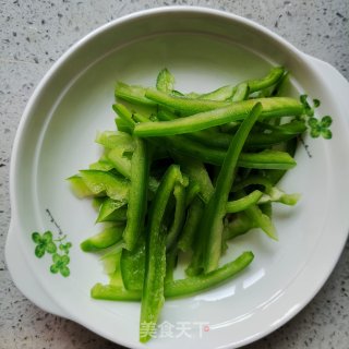 家常炒胡萝卜丝的做法步骤：2