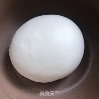 大葱芹菜鲜肉水饺的做法步骤：1