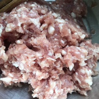 大葱芹菜鲜肉水饺的做法步骤：3