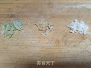 青红椒炒豆干的做法步骤：4