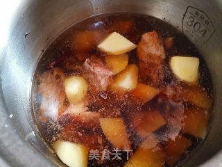 排骨土豆炖宽粉的做法步骤：6