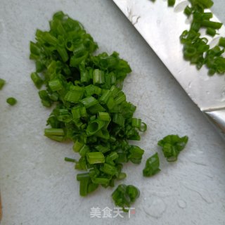 香葱鸡蛋三明治的做法步骤：1