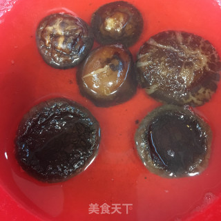 萝卜香菇煲排骨的做法步骤：2