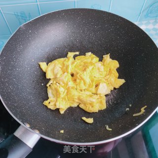 青椒西红柿炒鸡蛋的做法步骤：4