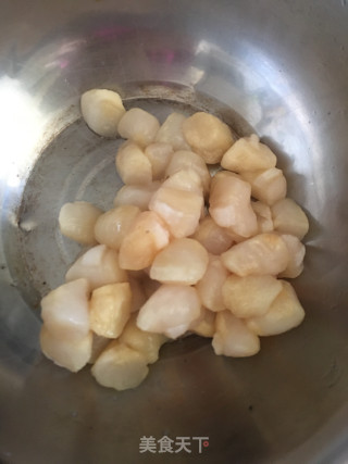 海鲜炒饭的做法步骤：1