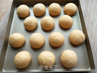波兰种南瓜餐包的做法步骤：7