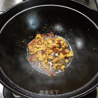 茭白炒肉丝的做法步骤：1