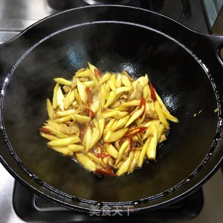 茭白炒肉丝的做法步骤：5