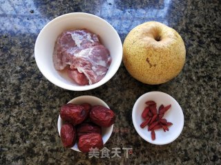 雪梨炖肉的做法步骤：1