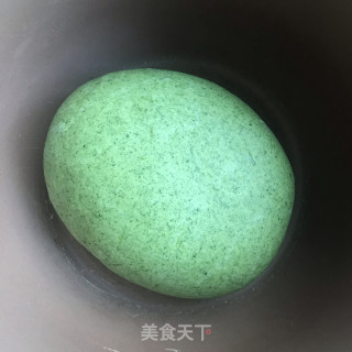 浇汁手擀菠菜面的做法步骤：1