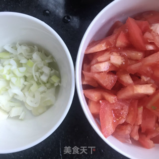 浇汁手擀菠菜面的做法步骤：2