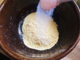 玉米面馒头的做法步骤：1