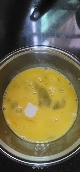 酸奶鸡蛋焗吐司的做法步骤：2