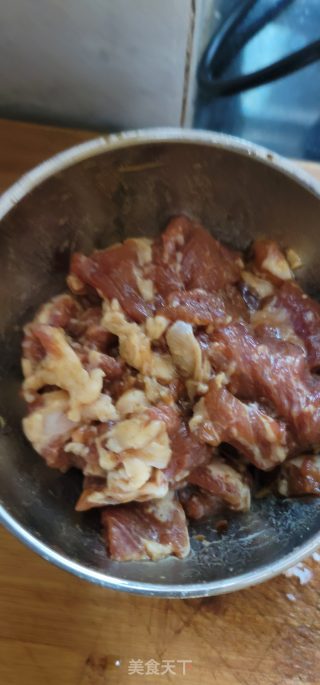 猪肉片辣炒萝卜干的做法步骤：3