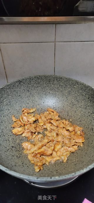 猪肉片辣炒萝卜干的做法步骤：6