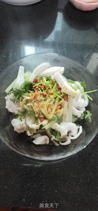 蒜香芹菜拌墨鱼的做法步骤：9