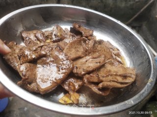 爆炒猪肝的做法步骤：5