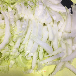 香菇肉末炒白菜的做法步骤：2