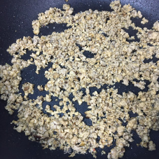 香菇肉末炒白菜的做法步骤：4
