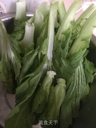 肉丸焖水东芥菜的做法步骤：1