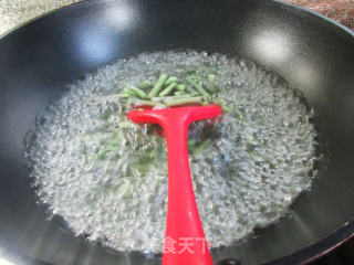 蒜香紫豇豆的做法步骤：2