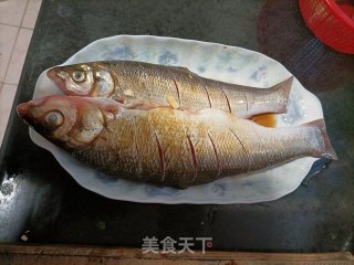 红烧腊鱼????的做法步骤：1