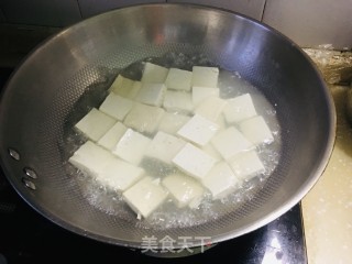 白菜炖豆腐的做法步骤：2