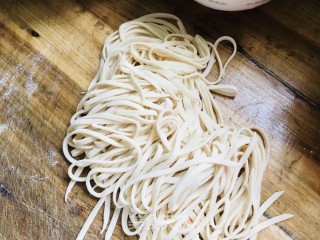 鸡蛋西红柿拌面的做法步骤：8
