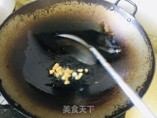蒜头油生抽淋芥兰的做法步骤：4