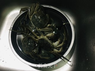 清蒸河蟹的做法步骤：2