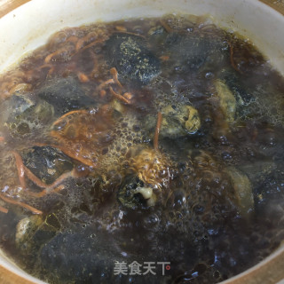 板栗虫草花煲乌鸡的做法步骤：7