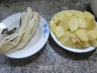 腌白菜炒土豆的做法步骤：1